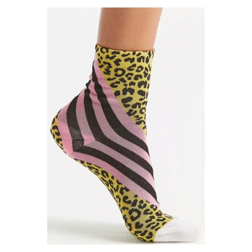 SALE! Hysteria Happy Socks Trendy 2-Pairs Samantha Ankle Socks & Fuzzy Socks